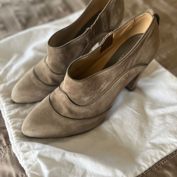 Tod’s suede ankle booties in great condition - Picture 3 of 6